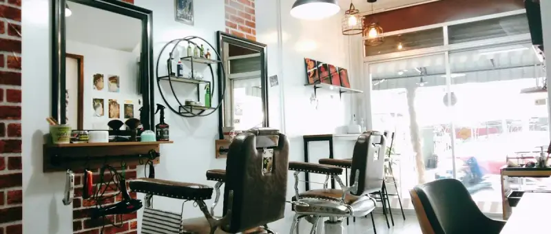 ร้านตัดผมชาย Adam Barber Shop