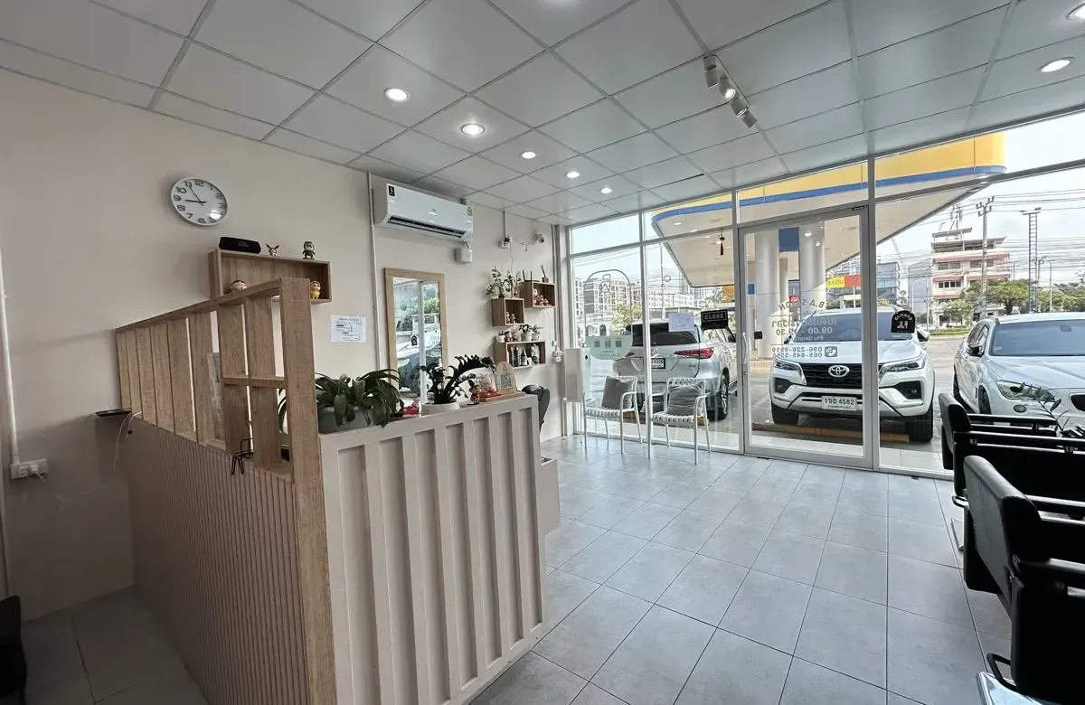 B.A SALON