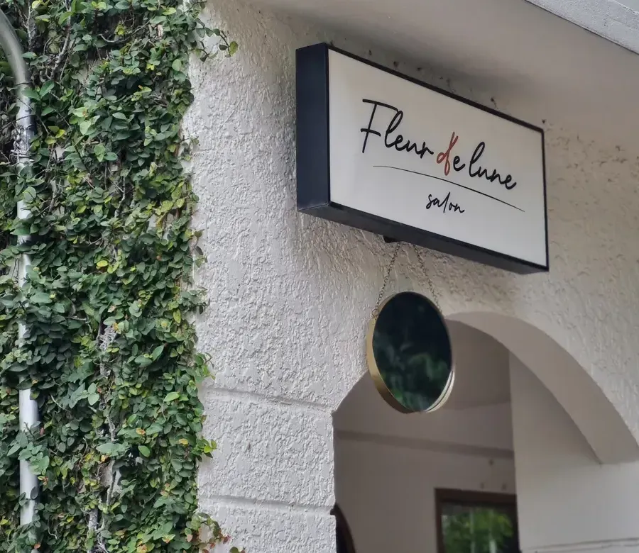 Fleur De Lune Salon