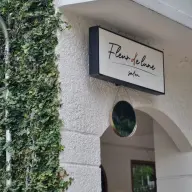 Fleur De Lune Salon