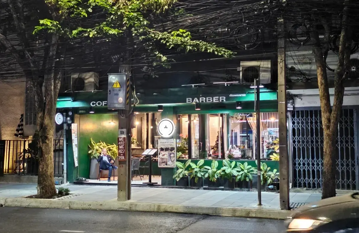 Manhattan Club Coffee & Barber