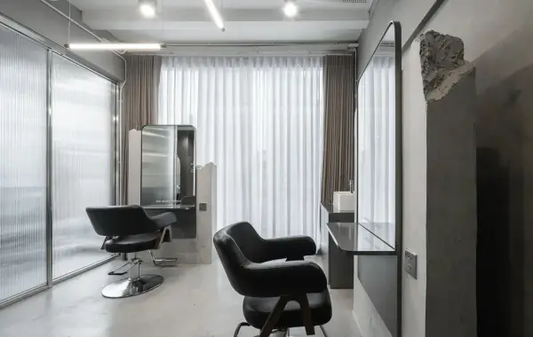 TEAVA Nail Salon 4