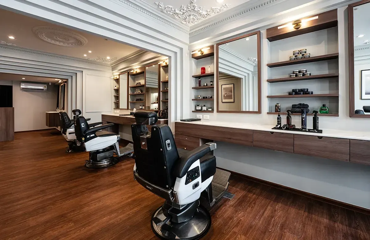 The Classic Yard Barbershop (Ari)