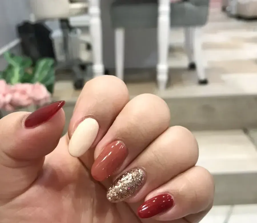 The House Salon at Ari