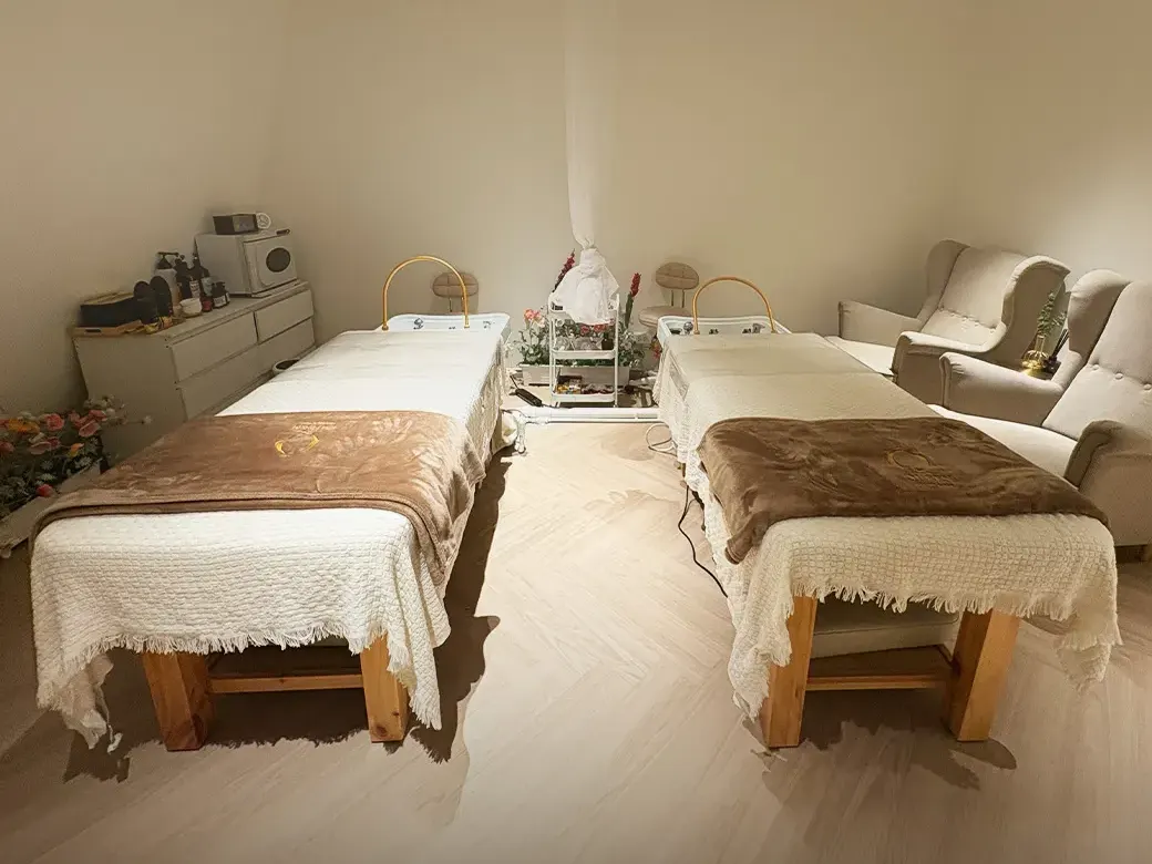 The Queen Salon & Spa (Thonglor)